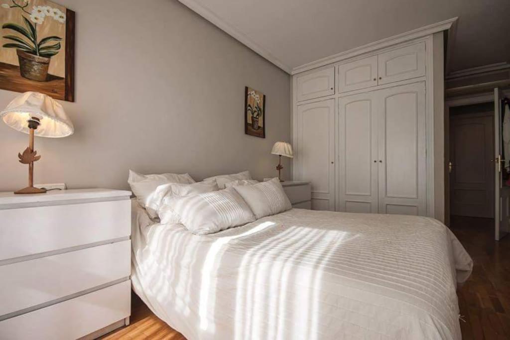 Apartamento + Parking En El Centro De Cartagena Luaran gambar