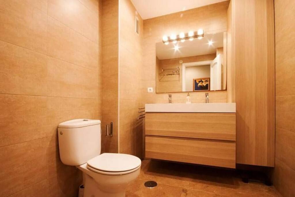Apartamento + Parking En El Centro De Cartagena Luaran gambar