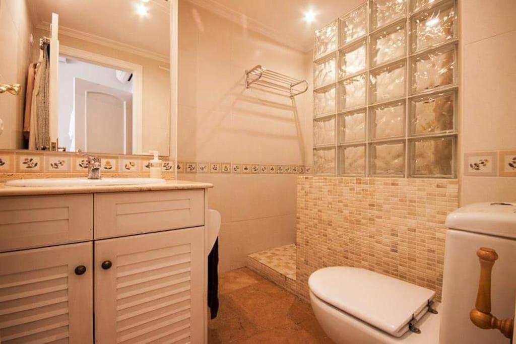 Apartamento + Parking En El Centro De Cartagena Luaran gambar
